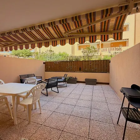 Apartment, Center Of Sainte-maxime, Within Walking Distance Apartmán *